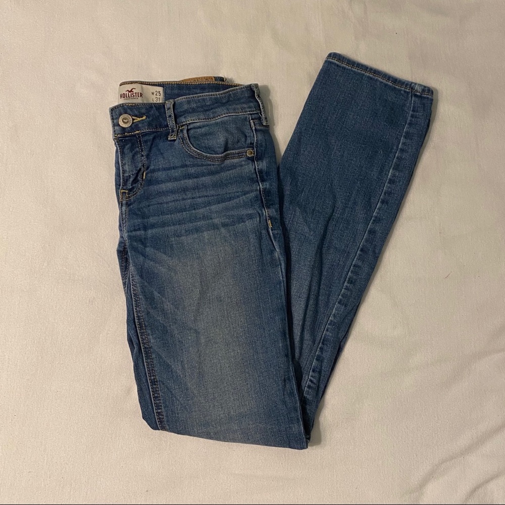 Hollister Straight Leg SHORT Jeans